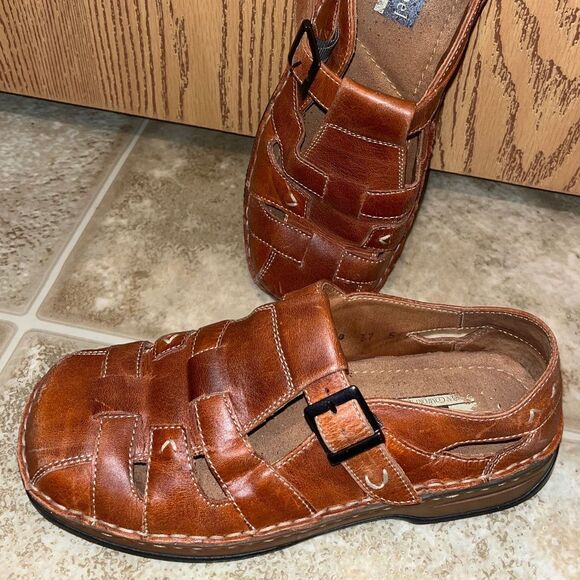 Josef Seibel Shoes - ❌❌❌SOLD❌❌❌Josef Seibel Women’s Brown Leather Square Toe Fisherman Sandals Sz-37